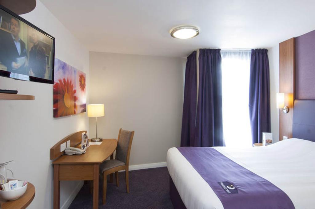 Premier Inn Newcastle Team Valley Gateshead Room photo