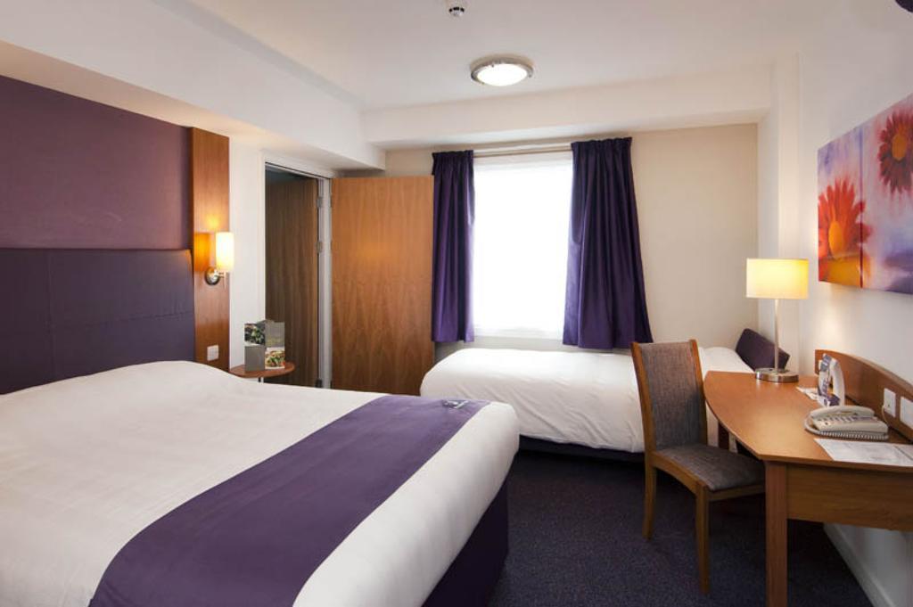 Premier Inn Newcastle Team Valley Gateshead Room photo