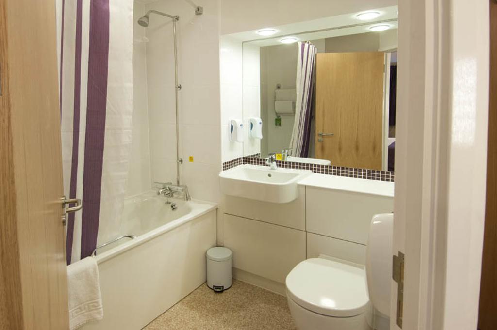 Premier Inn Newcastle Team Valley Gateshead Room photo