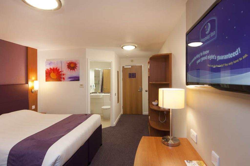 Premier Inn Newcastle Team Valley Gateshead Exterior photo